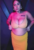 Oasi Das Teasing In Orange (2025) App Video